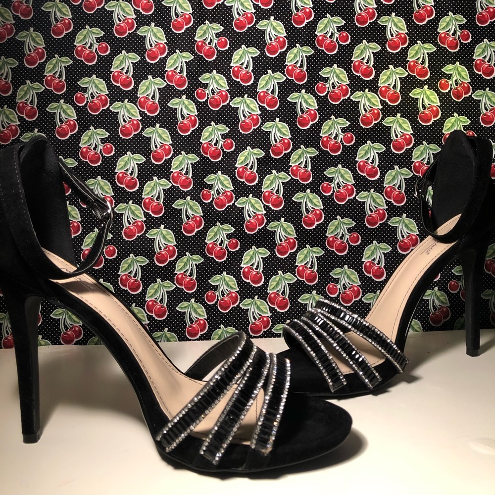 Anne Michelle Heels
